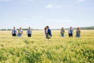 Jenilee & Darwyn: Manitoba Farm Wedding<br /> <span></span> Jenilee & Darwyn: Manitoba Farm Wedding