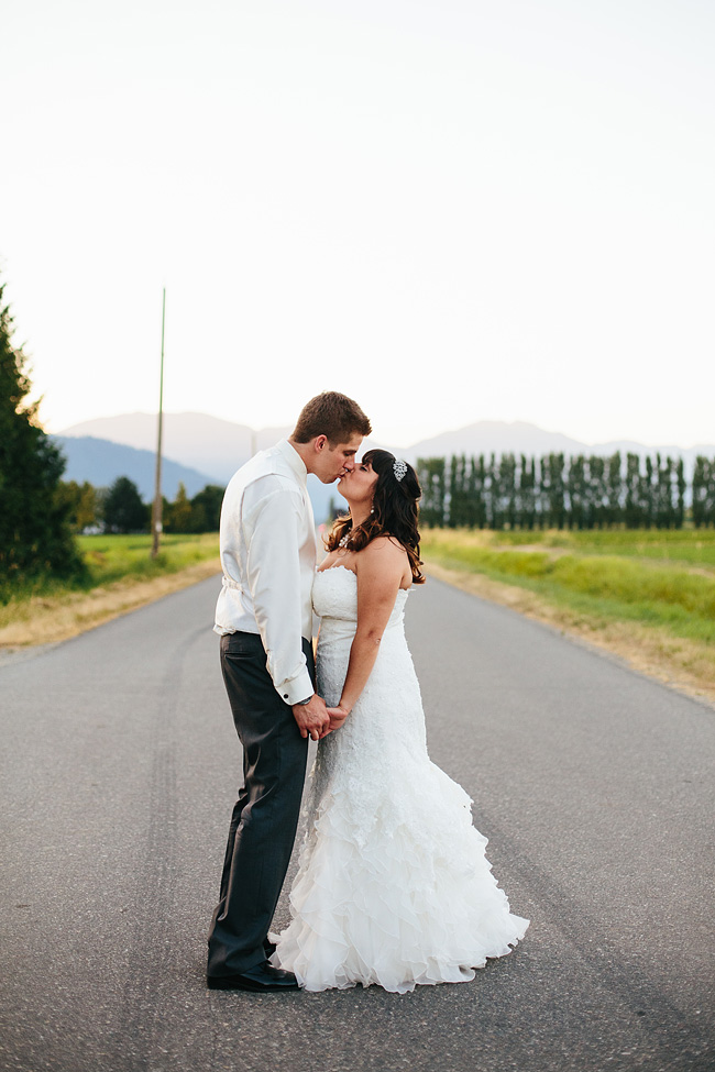 Country Road  Abbotsford Wedding Photo